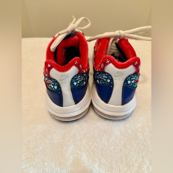 Nike Air Max 95 Christmas Sweater - Size 2.5 Youth - Picture 4 of 11